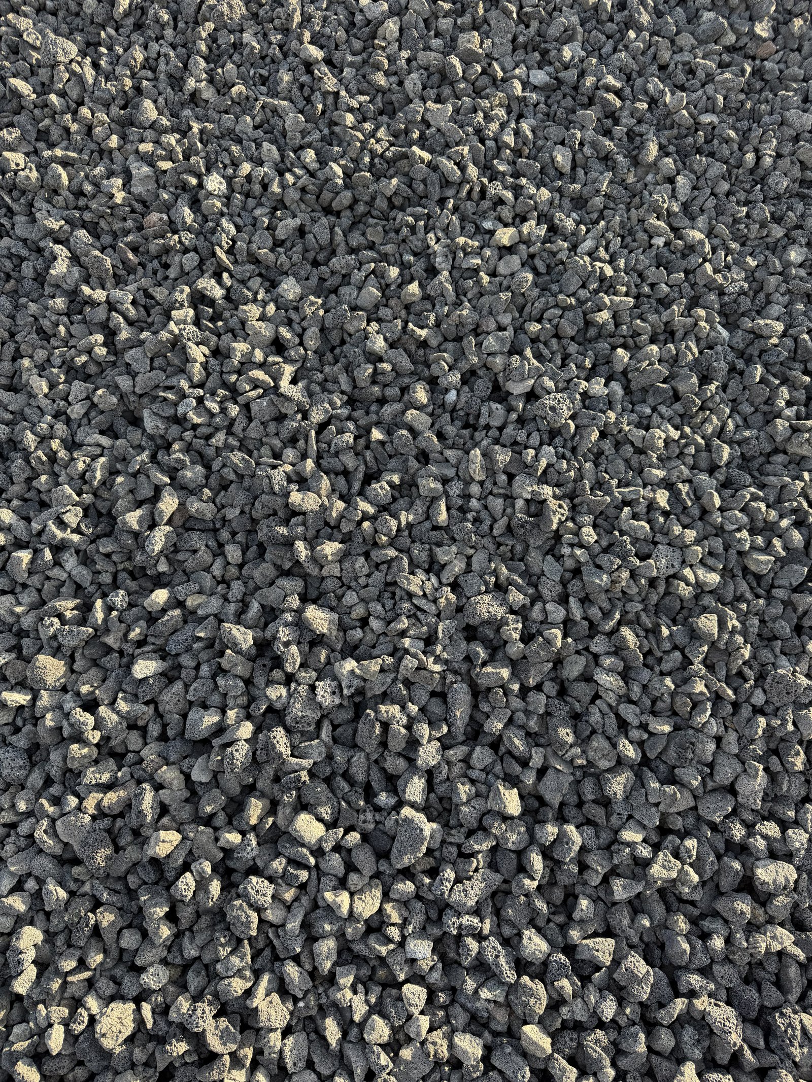 ¾" Black Lava